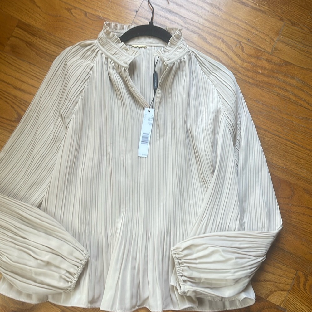 NWT Elie Tahari top